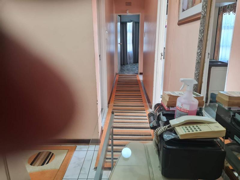 5 Bedroom Property for Sale in Southernwood Eastern Cape